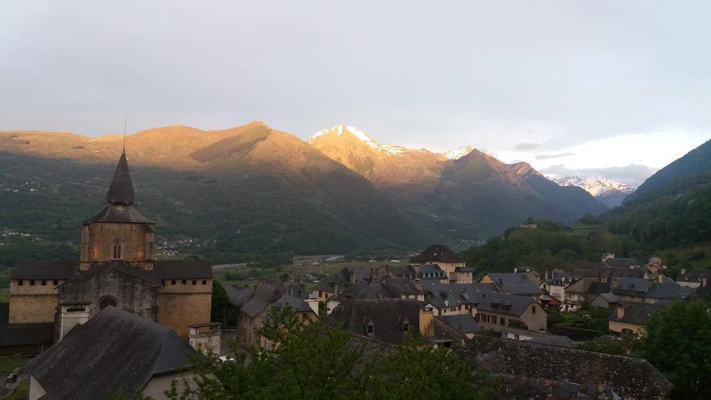 Les Rochers Saint-Savin  Kültér fotó